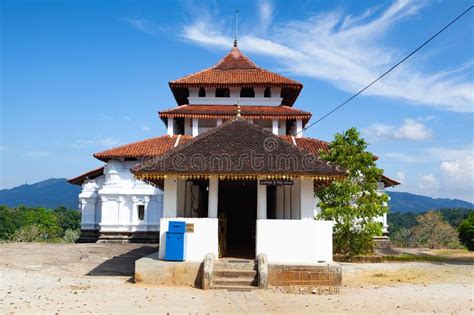 Lankatilaka Vihara R En Forntida Buddistisk Tempel Som Placeras I Udunuwara Av Kandy Sri Lanka