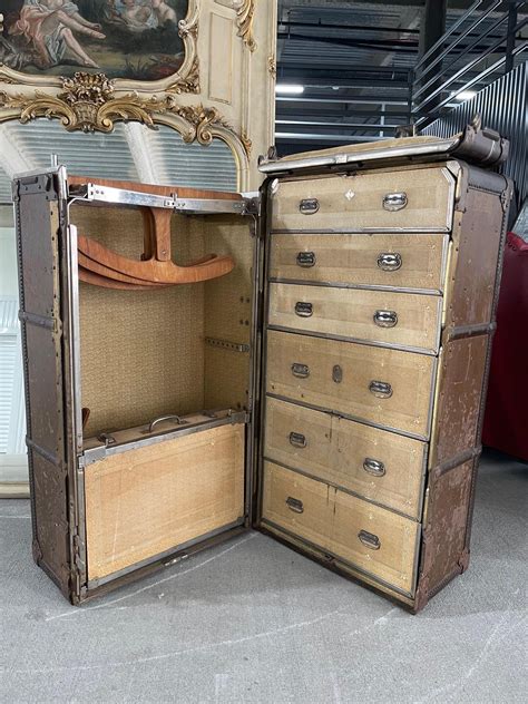 Hartmann Cushion Top Wardrobe Steamer Trunk Deco Design Circa 1920s