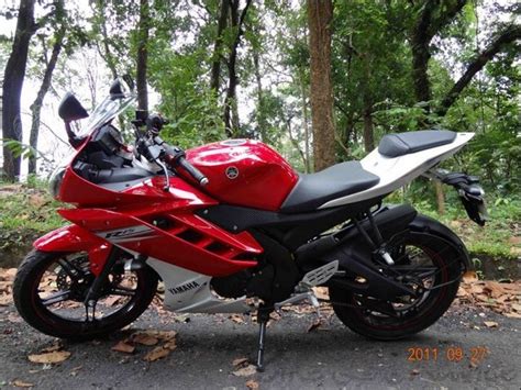 Yamaha yzf r15 v3 price in india starts at rs. Yamaha R15 V2 Red And Black
