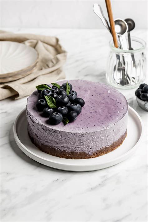 22 Epic Raw Vegan Desserts - No baking required!