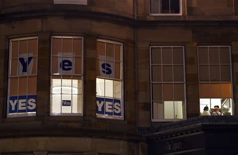 Poll Gives Scottish Yes Vote Edge Scots Decide On Independence From