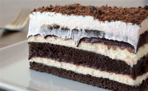 This recipe is definitely a must try for all you chocolate lovers out there! Creamy Chocolate Lasagna | RecipeLion.com
