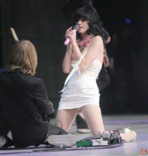 Katy Perry Wardrobe Malfunction During A Show Pics Nudebase Com