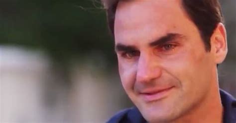 Roger federer rc 2003 netpro signed autograph rookie card psa/dna auto. VIDEO. Roger Federer breekt wanneer journaliste met vraag ...