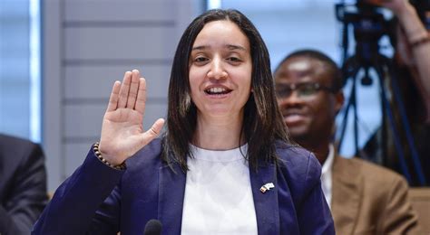 Elle n'a connu que crises politiques et sanitaires. Ecolo propose une allocation universelle pour les jeunes | BX1