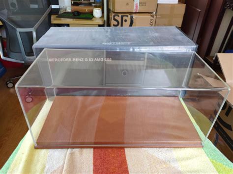 118 Extra Large Extended Acrylic Display Case With Brown Leather Base