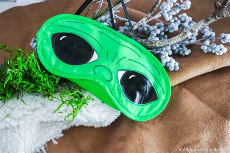 This Baby Yoda Sleep Mask Is The Star Wars Craft Of Your