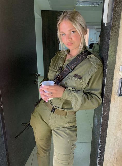 Pin By Glenn Parsons On Israel Defense Forces Military Women Idf