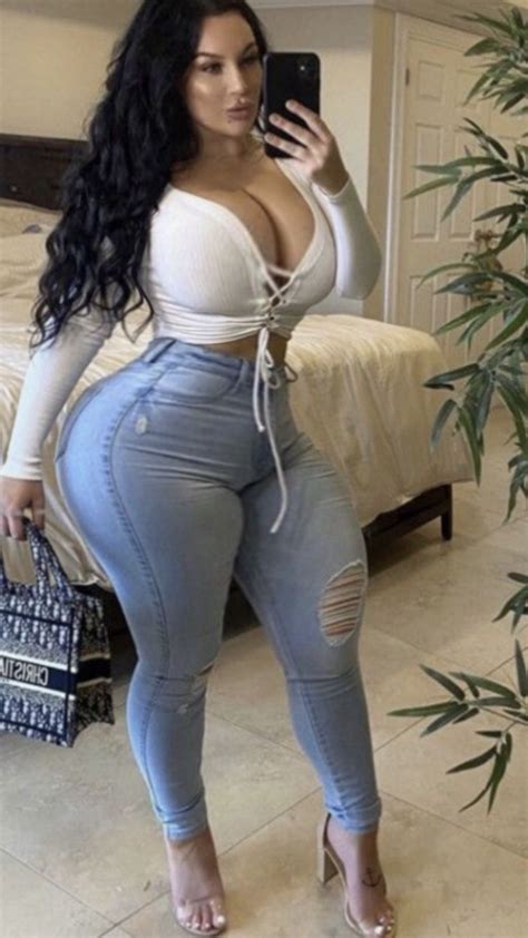 voluptuous women thick girls outfits curvy girl outfits curvy women fashion slim fit crop