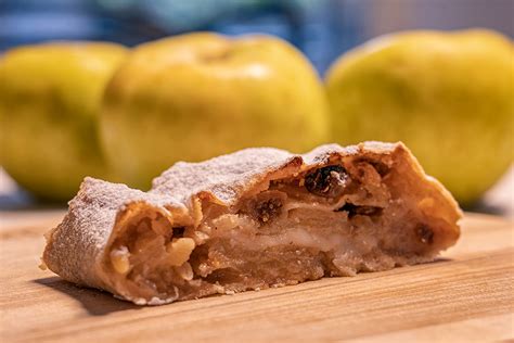 Lo Strudel Di Mele Della Tradizione Trentina Con Pasta Tirata Trentinowow