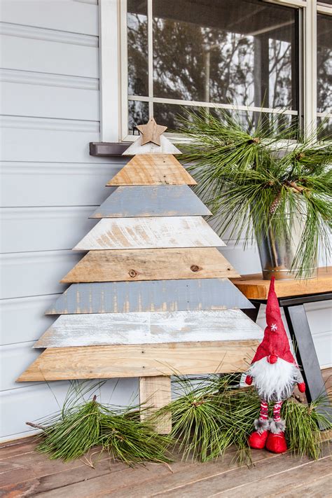 Rustic Pallet Christmas Tree Video The Whimsical Wife Pallet Wood