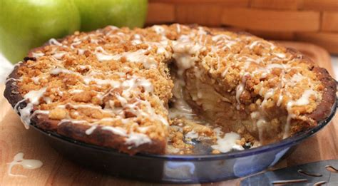 Apple pie is usually a crowd favorite, so it never hurts to have a staple recipe on hand, especially during those peak apple season months. Cinnamon Roll Dutch Apple Pie How-To from Pillsbury.com