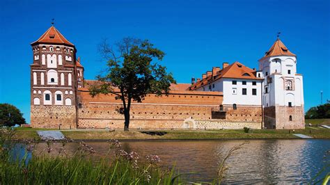 Minsk (2 million 9,7 thousand) population: Mir Castle, Belarus | Village Mir | g4 tours