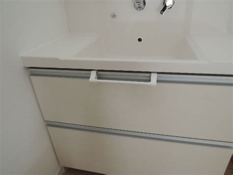 For items shipping to the united states, visit pokemoncenter.com. ダイソーで購入したシンク扉用タオル掛け | 建具バカのマイ ...