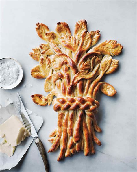 The Ultimate Thanksgiving Centerpiece Make This Splendid Sheaf From