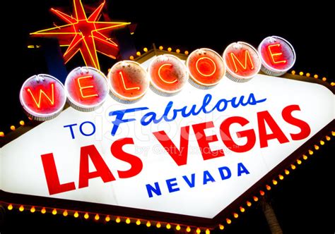 Welcome To Las Vegas Sign At Night Stock Photos