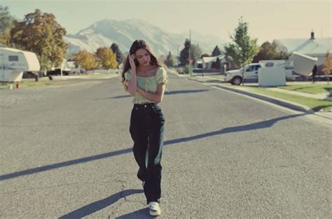 Olivia Rodrigos Drivers License Debuts At No 1 On Uk Chart Billboard