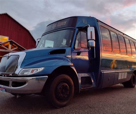 Traverse City Premium Bus And Wine Tours The Magic Shuttle Bus