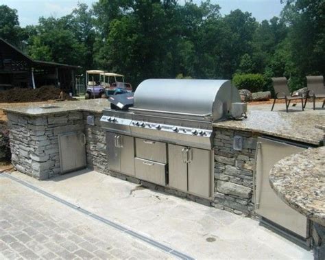 Outdoor Kitchen Design With Stonework And Granite Countertops Fabulous