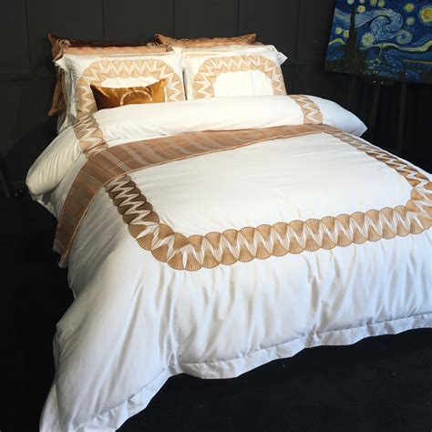120s Egyptian Cotton White Gold Embroidery Luxury Bedding