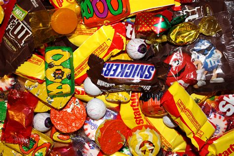 Trick Or Treating Dilemma What To Do With All That Halloween Candy