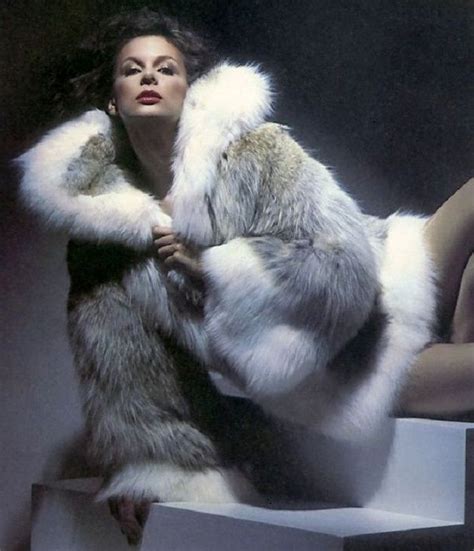 Pin By Jamand On Furs 34 In 2020 Fur Coats Women Fur Hood Coat Fur Coat