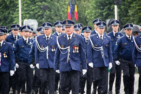 Le 21 juillet marque la fête nationale en belgique. Belgique - 21 juillet 2011 - Police | Europe Europa ...