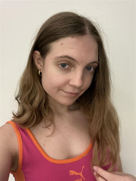 first time posting here be nice i have no makeup on r faces