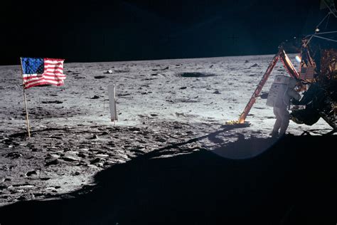 Seeing Apollo Through The Eyes Of Astronauts Kuow News And Information