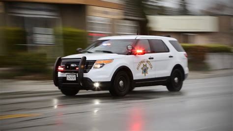 California Highway Patrol Suvs Respond Code 3 Youtube