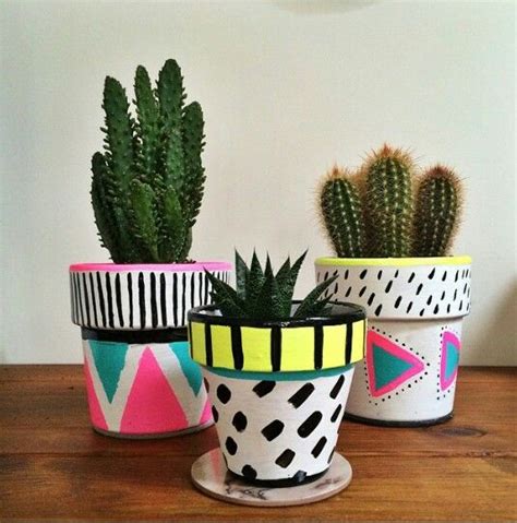 Muchas gracias por acompañarnos hoy. Neon DIY | CACTUS are soooo fun | Macetas pintadas ...