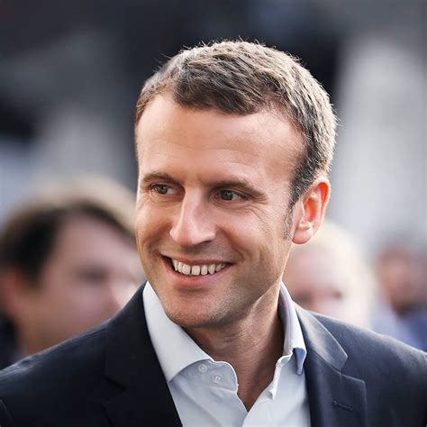 Emmanuel macron, french banker and politician who was elected president of france in 2017. Emmanuel Macron eleito Presidente de França e Le Pen ...