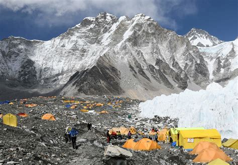 Mt Everest Traffic Jam Tragedy On The Mountain The Origin Of The