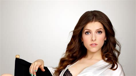 Mayim Bialik Wallpaper