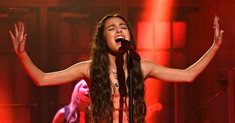 Olivia Rodrigo Makes ‘emotional ‘saturday Night Live Debut Watch