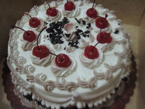 Half sheet, quarter sheet, and 8 in. Davao Food: One Plate At a Time: Mom's Birthday Cake ...