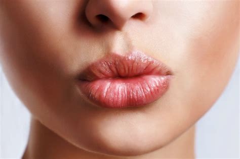 5 Makeup Tricks That Plump Your Lips Sheknows
