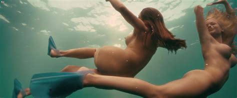 Nude Video Celebs Kelly Brook Nude Piranha D
