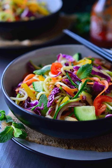 Instead, try a mason jar noodle bowl that's the perfect healthy lunch idea for work. 17 Essential Vegan Lunch Recipes For Work Or School ...