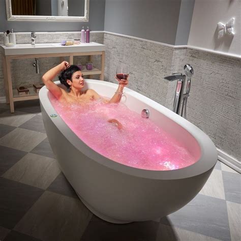 A top contender for the best baby bath tub, this product has an ergonomic design that grows with your little one. Best Freestanding Bathtubs / Soaking Tubs / 2020 ...