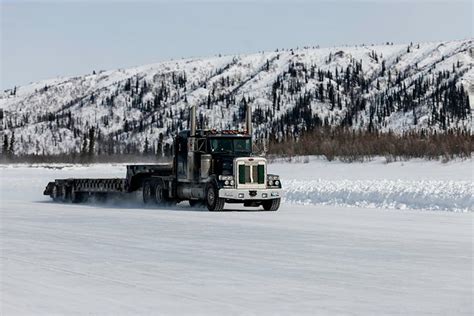 Ice road truckers (commercially abbreviated irt) is an american reality television series that premiered on history channel, on june 17, 2007. Ice road truckers | Canadian Geographic