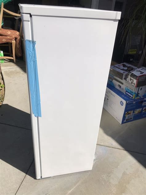 Magic Chef58 Cu Ft Upright Freezer In White Congelador For Sale In