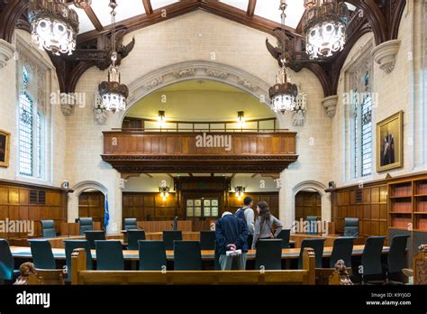 Law Court Inside Uk Hi Res Stock Photography And Images Alamy