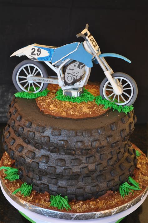 Motorcycle and motorcyclist were hand moulded. Gracie Cakes: Motocross Cake