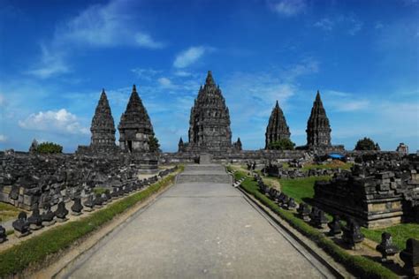 Ternyata selain candi borobudur, magelang pun memiliki banyak destinasi wisata seru yang menarik untuk dikunjungi bukan? Tiket Masuk Candi Umbul Magelang : Pemandian air hangat candi umbul. - Venato Wallpaper