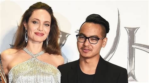 angelina jolie reunites with son maddox at maleficent 2 premiere in japan entertainment tonight