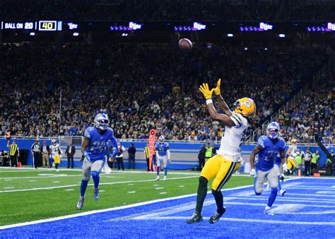 Each channel is tied to its source and may differ in quality, speed, as well as the match commentary language. Green Bay Packers vs Detroit Lions score updates, odds ...