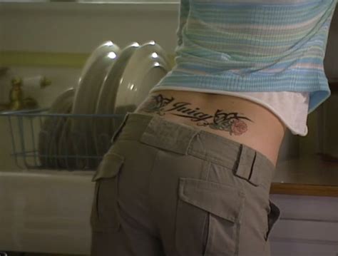Icymi Snl Takes On Moms With Back Tattoos