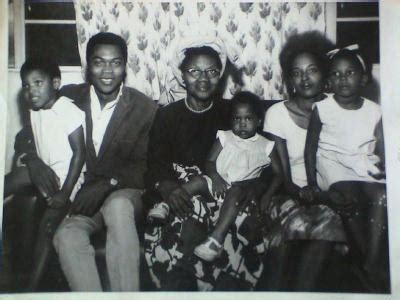 Fela kuti's eldest daughter happine and lovers of yourview tv show. Yeni Anikulapo-Kuti on Twitter: "My Mother and a Father ...