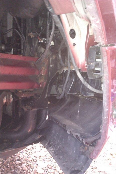photo gallery td6 02 ffrr front air spring removal and refit 15 views inside